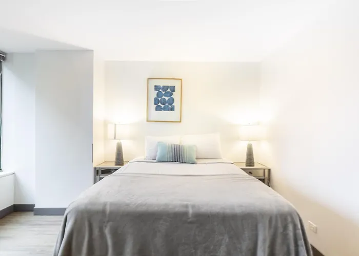 Envitae 3br Luxury Corner Loft With Navy Pier Views Apartment Chicago