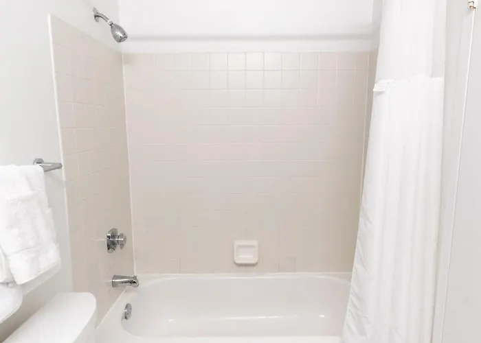 Envitae 3br Luxury Corner Loft With Navy Pier Views * Chicago