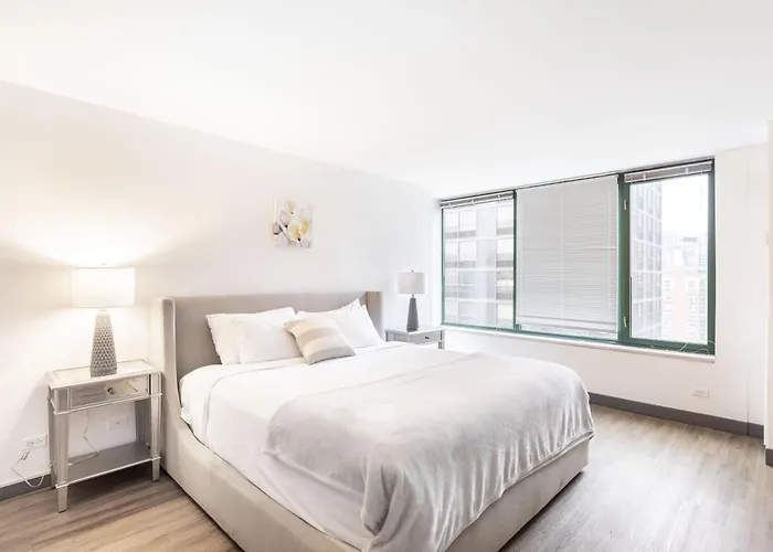 Apartment Envitae 3br Luxury Corner Loft With Navy Pier Views Chicago