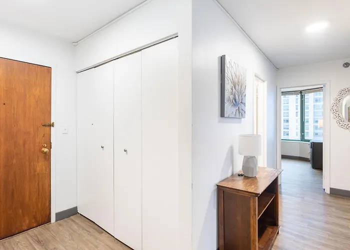 Apartment Envitae 3br Luxury Corner Loft With Navy Pier Views Chicago