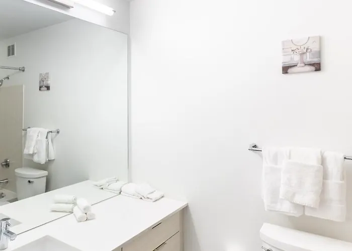 Envitae 3br Luxury Corner Loft With Navy Pier Views Apartment Chicago