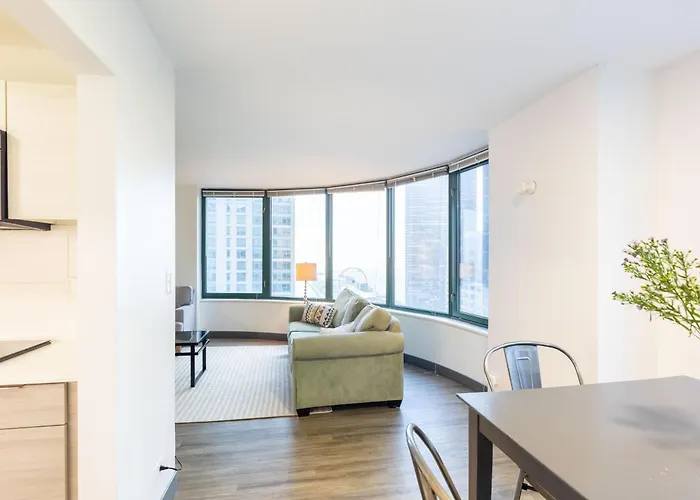 Envitae 3br Luxury Corner Loft With Navy Pier Views Apartment