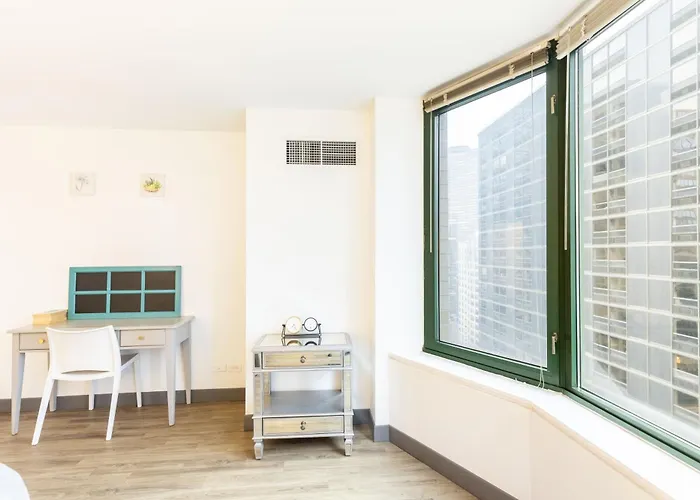 Envitae 3br Luxury Corner Loft With Navy Pier Views *