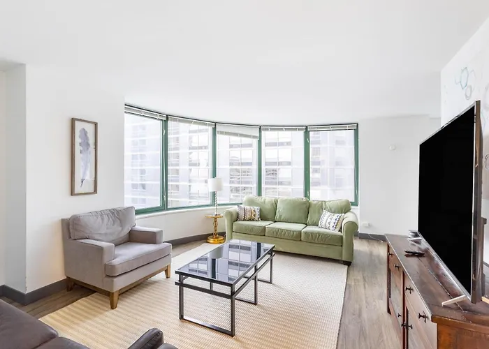 Envitae 3br Luxury Corner Loft With Navy Pier Views * Chicago