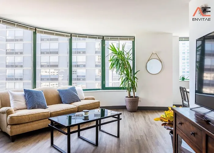 Envitae 3br Luxury Corner Loft With Navy Pier Views Apartment